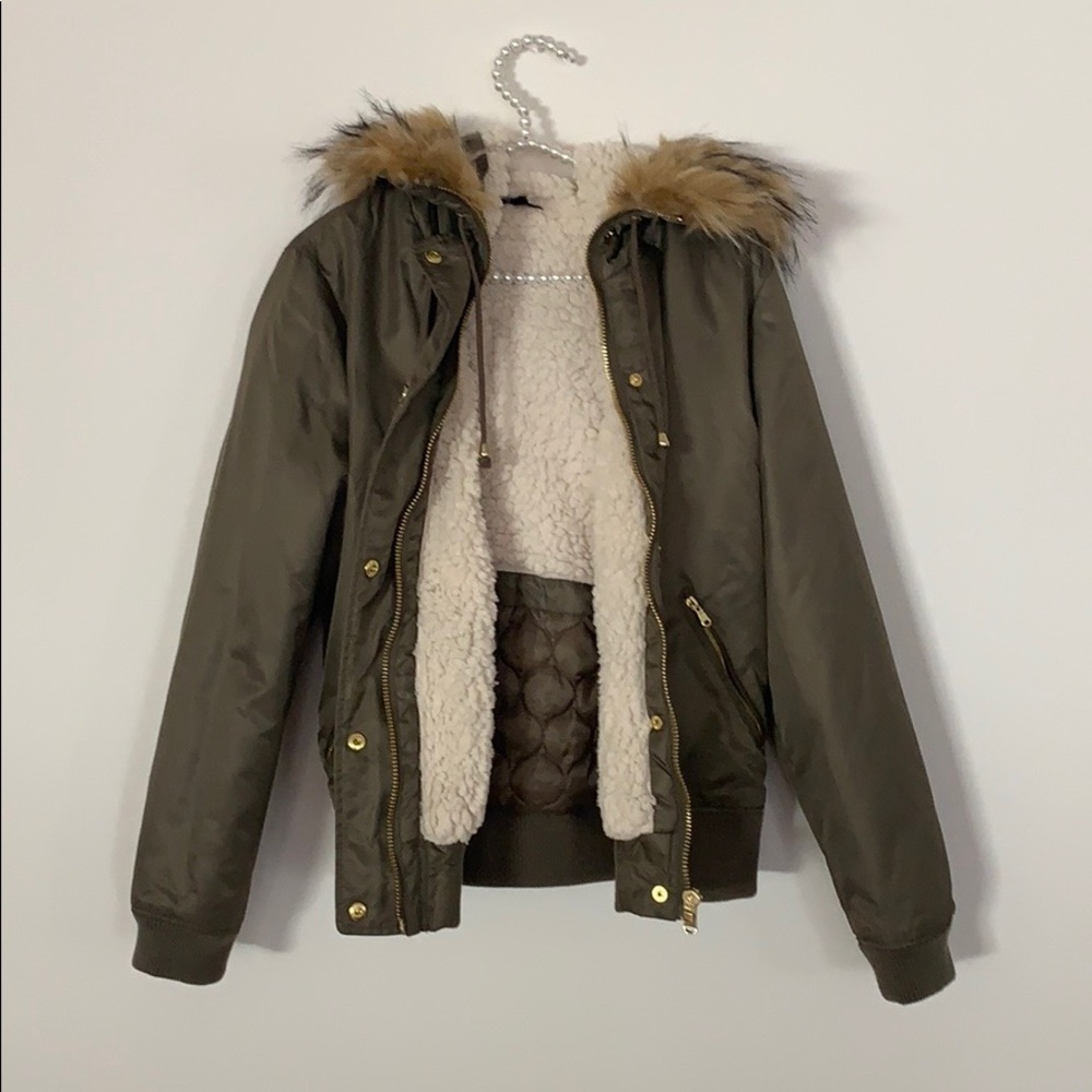 GUESS Puffer Jacket - Picture 2 of 4